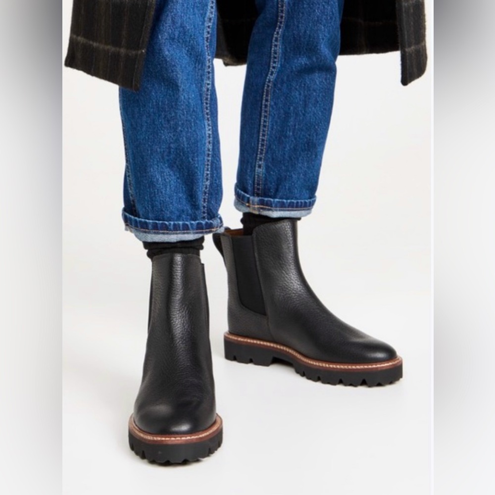 Madewell | Pull-on Chelsea Citywalk Lug Sole Boots |Black Leather